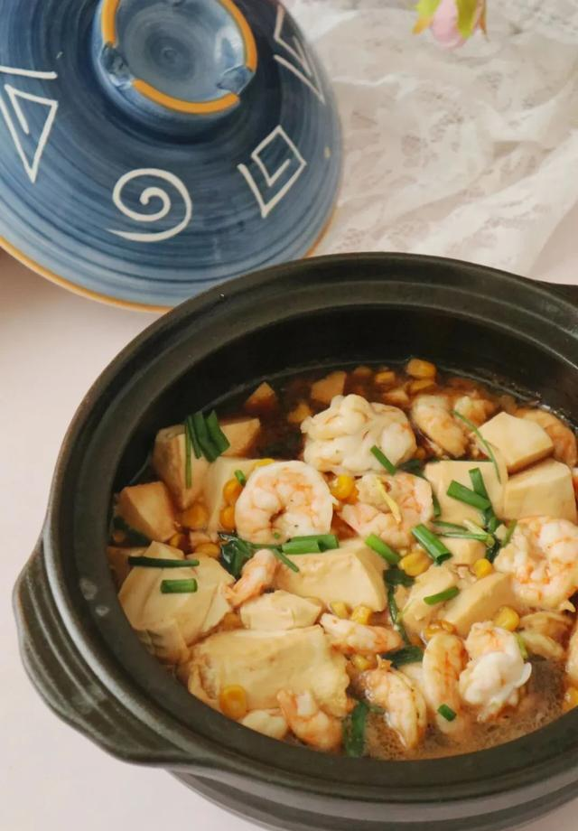 这3种食材一锅焖，天冷就适合吃这道菜	，鲜嫩入味，全家都爱吃