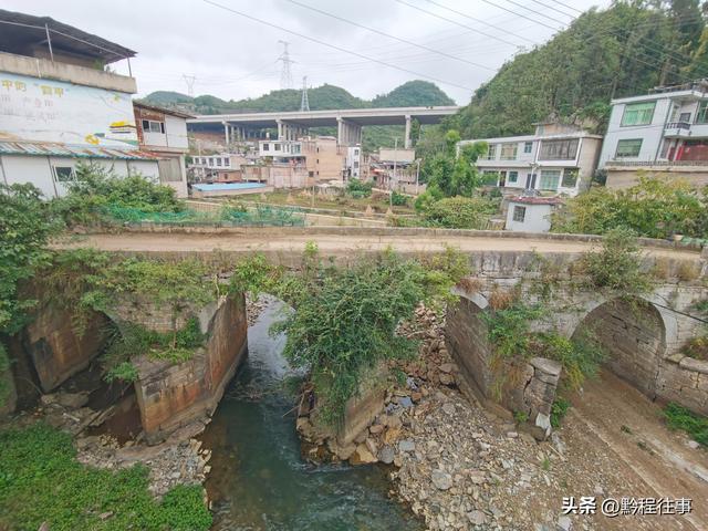偏远乡野中寻找一个古寺遗址，探险一个深邃溶洞