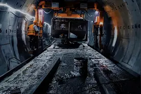 全国修地铁最难的3个城市！一挖一个墓，一锄一口泉！一凿都是冰图片