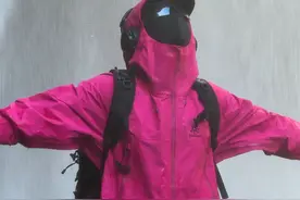 始祖鸟和火柴棍哪个好？对比后发现：国外冲锋衣还不如国产凯乐石图片