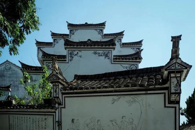 去了一个超绝松弛感小城，比起当卷王，这里的人更爱“活在当下”