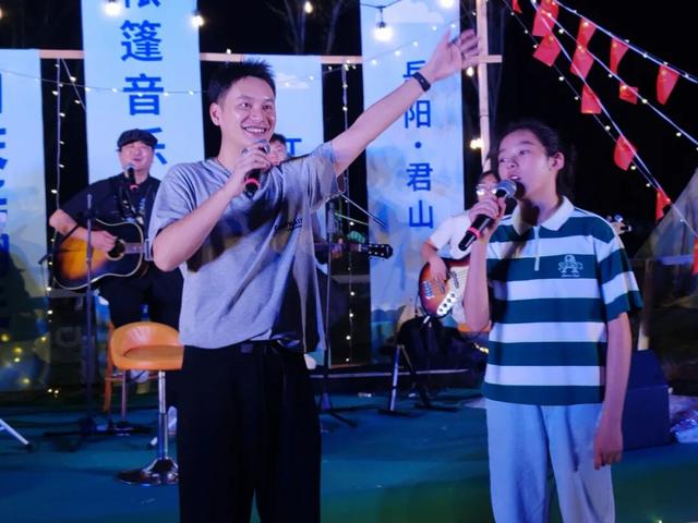 撸着串听着歌，岳阳夜生活的C位就在这里！