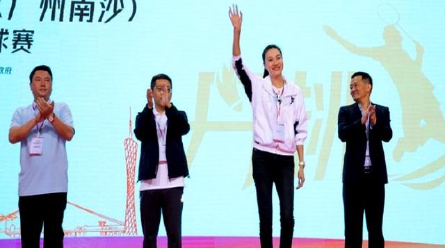 林丹怎么都没想到，娶了1米78的谢杏芳之后 儿子身高却让她傻了眼