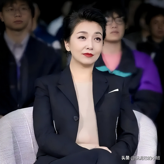 钱再多有什么用？58岁身家过亿的江珊，每天为27岁女儿操碎了心