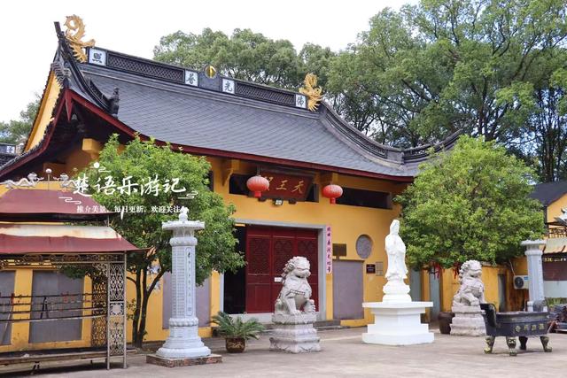 真的好美！宁波宁海这个山村被群山环绕，禅寺竟成露营及休闲胜地