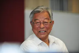 褚时健：从烟王到橙王，哀牢山见证传奇人生的跌宕起伏图片