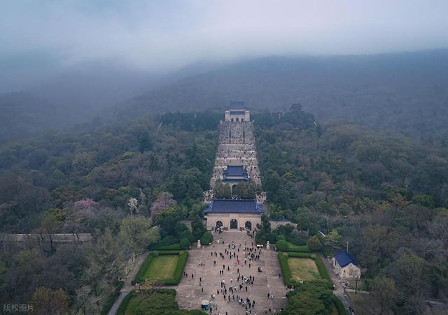 南京最值得去的10个免费景点推荐，不花一分钱玩转金陵城！快码住