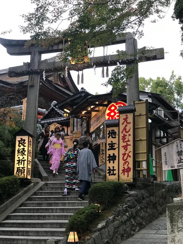 赴日游叫停半月，日旅游业冷静脱中，日政客高呼中国人不来会更好