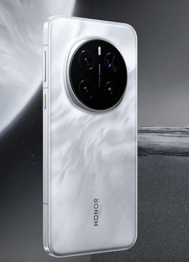 荣耀MagicOS10重大优化：安卓用两年就卡的标签应该被撕掉了