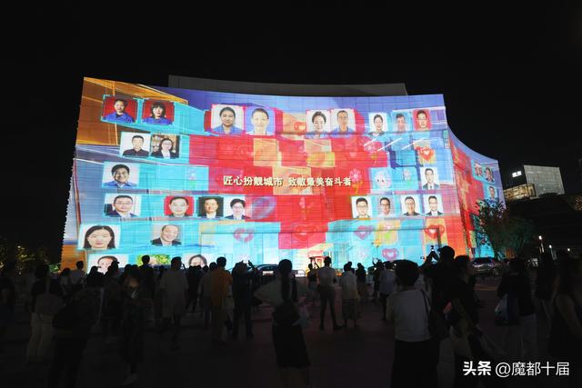 周边商场瞬时客流破纪录！上海国际光影节点亮消费新场景