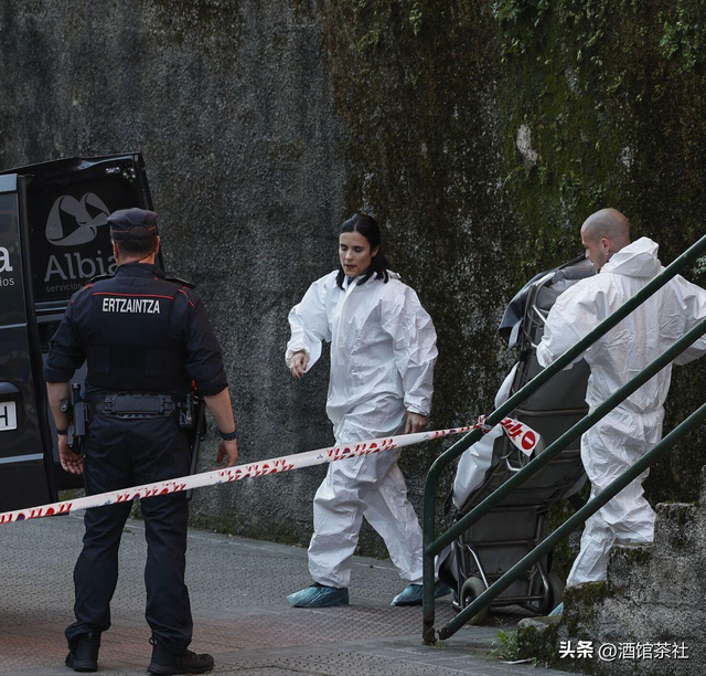 14岁女儿跳崖8年后，西班牙父亲带志愿者做的这些事，让网友泪崩