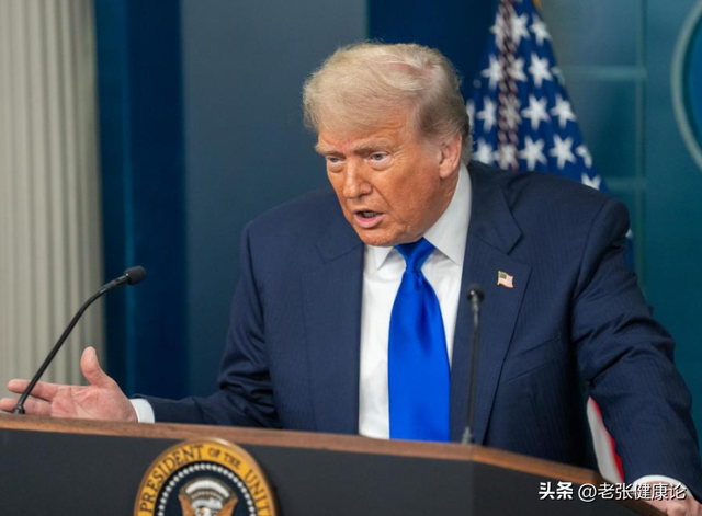 特朗普转身就走了，中美默契在这一刻淋漓尽致，日本“为之震动”