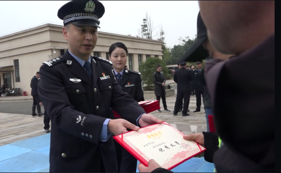 震撼•暖心•有趣！南充嘉陵警方举办的这个活动超燃超火爆……