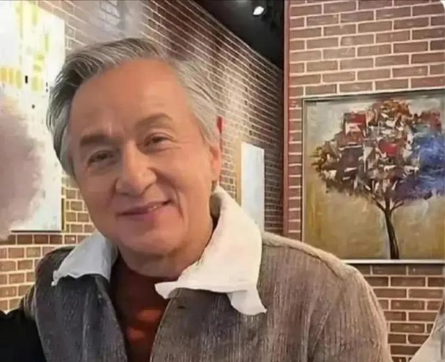 成龙因病去世	、赵本山灵堂、宋佳知三当三，现在的造谣越来越离谱