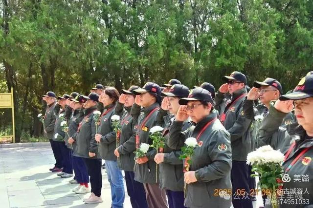 38军子弟瞻仰纪念塔山阻击战的英烈~38军子弟红色东北行第二行程