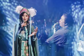 感恩！云朵昆山演唱会深情:永远都是刀郎徒弟,师父师娘是再生父母图片