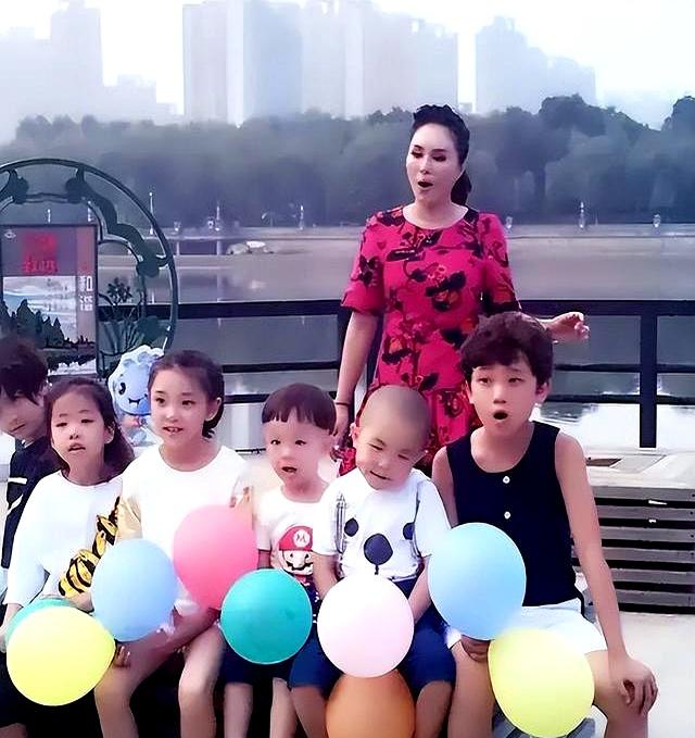 3岁上央视！5岁登春晚	，7岁就年薪百万，没想到现在却成了这样子