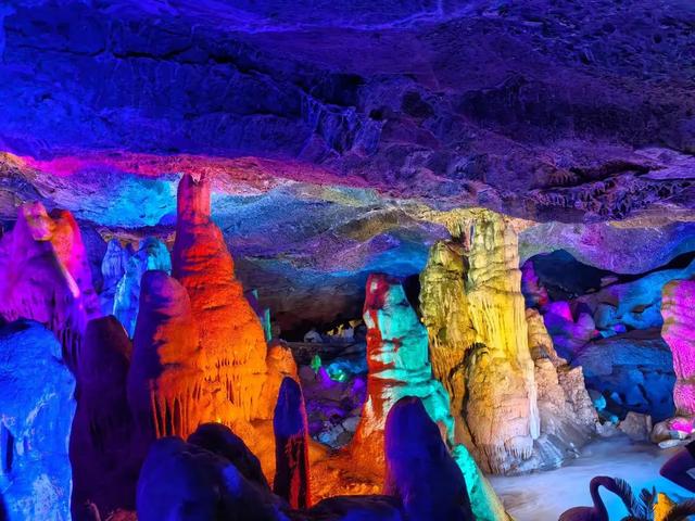 18℃的平行宇宙！推开门就踏进亿年恒温秘境