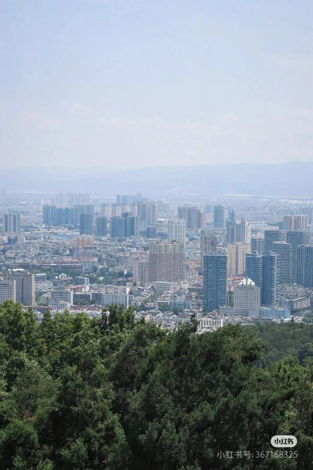 逃离高温！高铁直达22℃清凉之都，比六盘水凉快！草原惊艳瀑布奇绝，人均50吃到爽！
