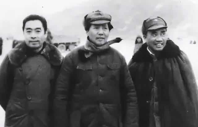 国军连长率部起义，凭乞讨走完长征，1952年被主席认出，你去哪了