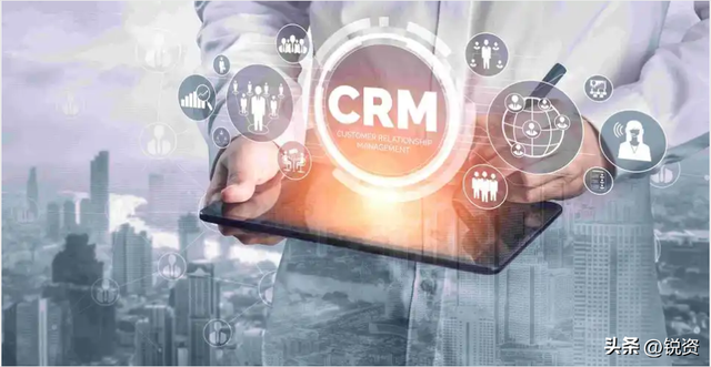 服务行业迎来巨变！智能工牌让CRM活过来，抓住AI核心痛点