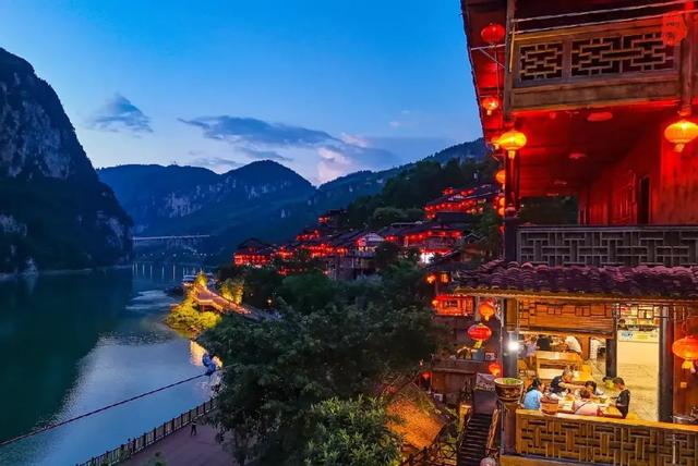 一条铁路，87万人的地缘突围