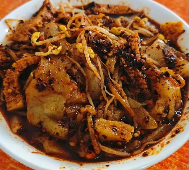 五一走进两当，追寻红色记忆