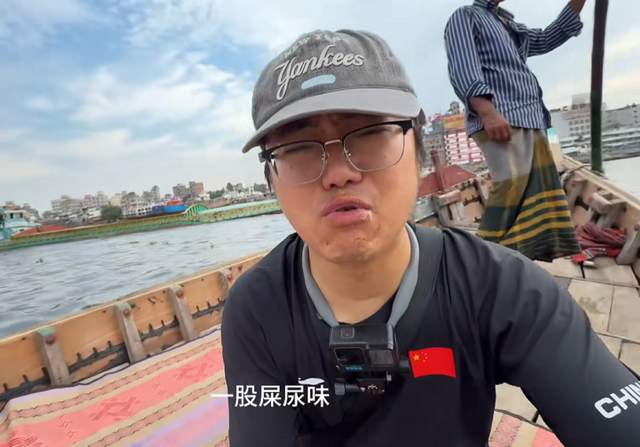 恒河水不能随便喝！中国小伙挑战后，当场呕吐不止，吐槽嘴像粪坑