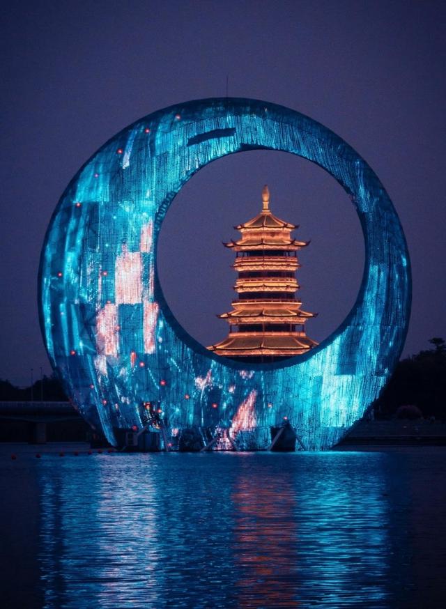 厦门园博苑八景，杏阁远眺、水月光华、墨杉奇色等，都是网红景点