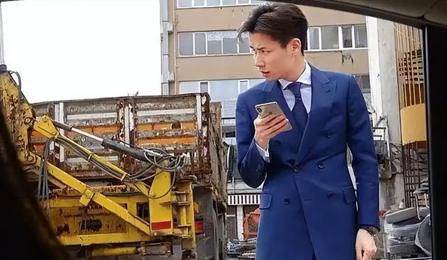 5年前，靠倒卖口罩一年赚60亿元	，住5万一夜酒店的他，如今咋样了