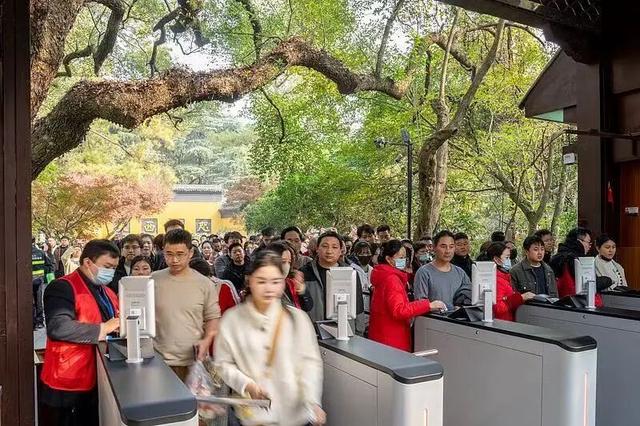 灵隐寺免票背后，杭州在下一盘怎样的城市棋局？