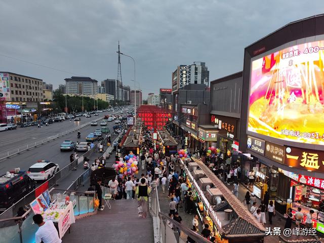 怀远观光夜市，排几十米的长龙只为尝一口牛肉饼