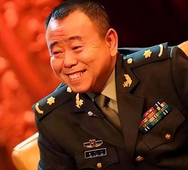 4个老婆，全家移民	，享受正师级待遇，潘长江身上哪个标签是真的