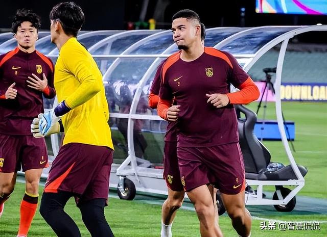 今日12月9日凌晨，中超传来邵佳一、北京国安、法比奥消息