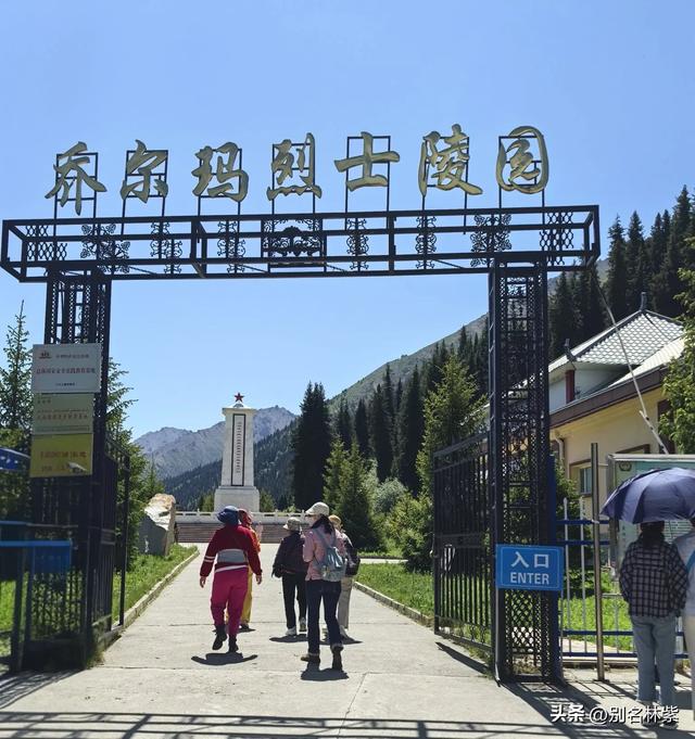 自驾新疆,走大名鼎鼎的独库公路和百里画廊,霍城看薰衣草(4)