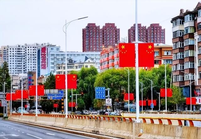 这个国庆，到佳木斯打卡最美“中国红”！