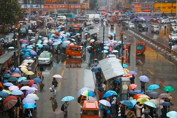 五一假期要“泡汤”?别慌，这份“雨天保命指南”请收好