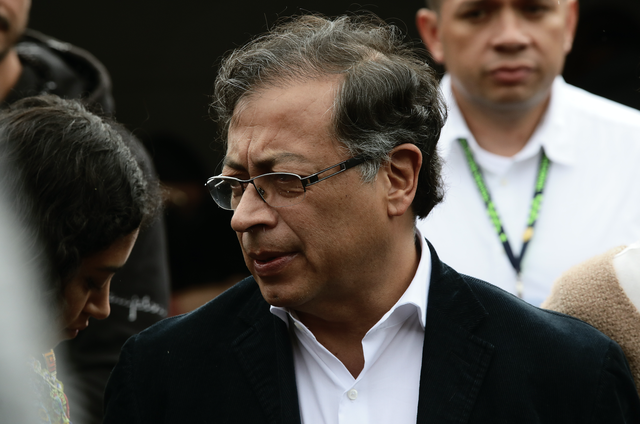 总统沉迷发推不管民生！称灾难是上天恩赐，特朗普出手，位置不保