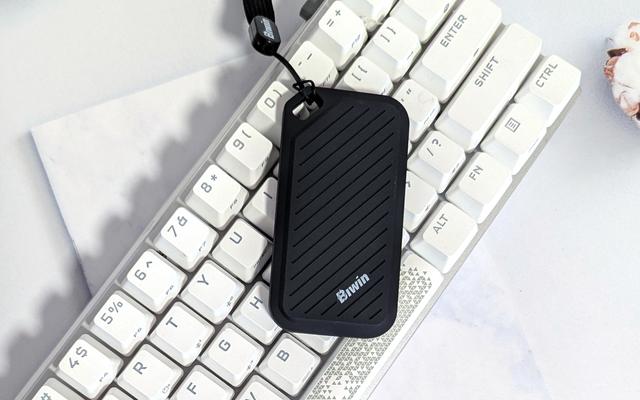 佰维PD450实测：小身材有大能量，4K外录双接口都很强！