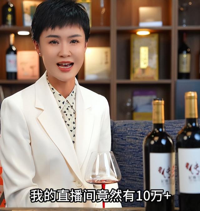 贺娇龙自曝被动收入900万 昭苏县城花卖空房住满 无数网友奔赴送别