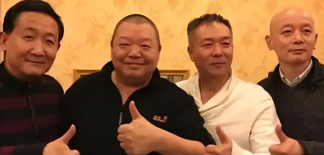 明星狱中生活毫无隐私！女星上厕所、洗澡被监视，无任何优待
