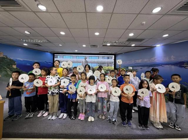 感受非遗魅力，丰富文化生活——密云区图书馆联手徐悲鸿纪念馆开展“丝网印时光”手工活动
