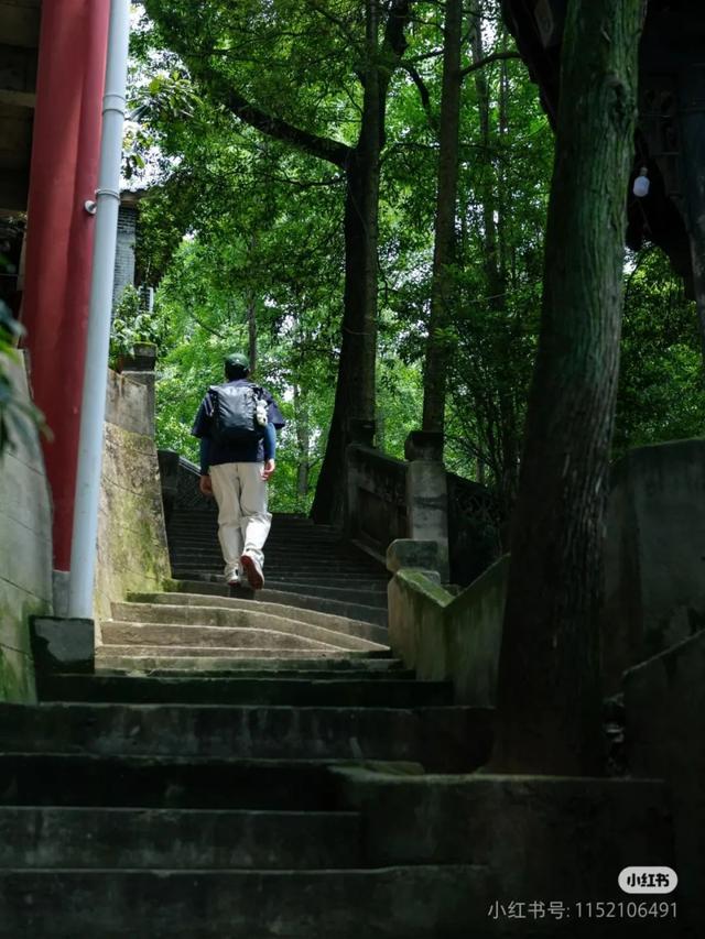 全部免费！成都周边10条最适合9月的徒步线，沿途风光美爆！当天来回不费腿！