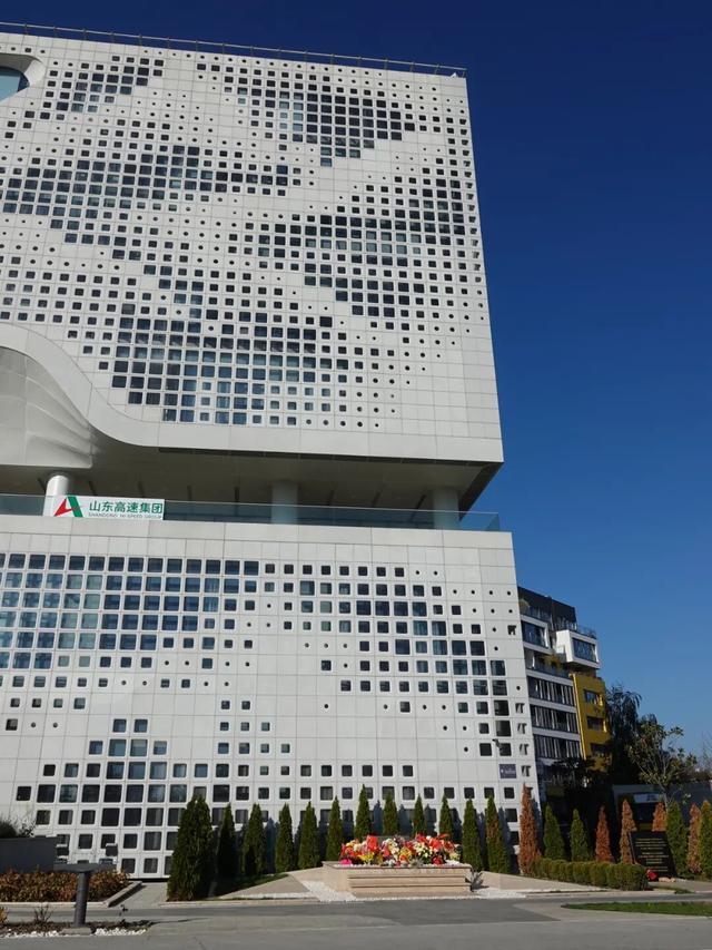 塞尔维亚，一座被轰炸过78天的城市的新生，贝尔格莱德一日游记