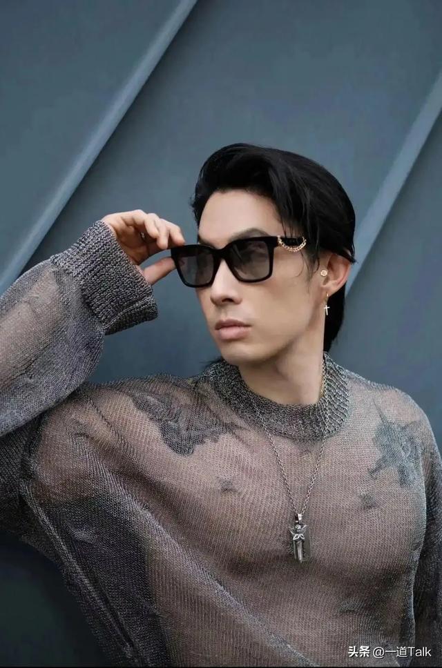 47岁吴建豪暴瘦，1米8才100斤，尖嘴猴腮像老头	，健康状况引担忧