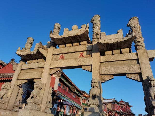 我是北京人，刚从泰山回，实在忍不住想说：泰山给我三点印象