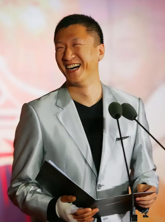 全家移民澳洲传闻真相大白1年，孙红雷近况曝光，一点都不意外