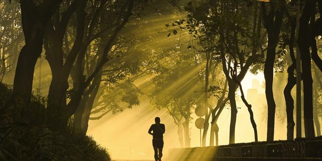 上年龄不能慢跑？钟南山院士提醒：60岁以后，牢记慢跑“3不要”