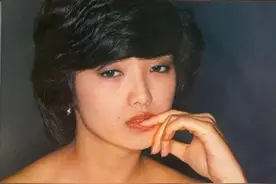 山口百惠：65岁美貌不再，丈夫仍帅气，为爱放弃一切幸好选对了人图片