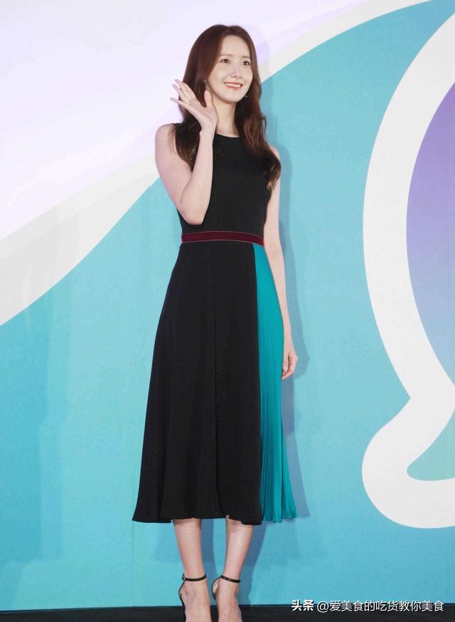 韩国女神林允儿美脚丫黑色一字带高跟鞋写真！太过完美的一双脚！